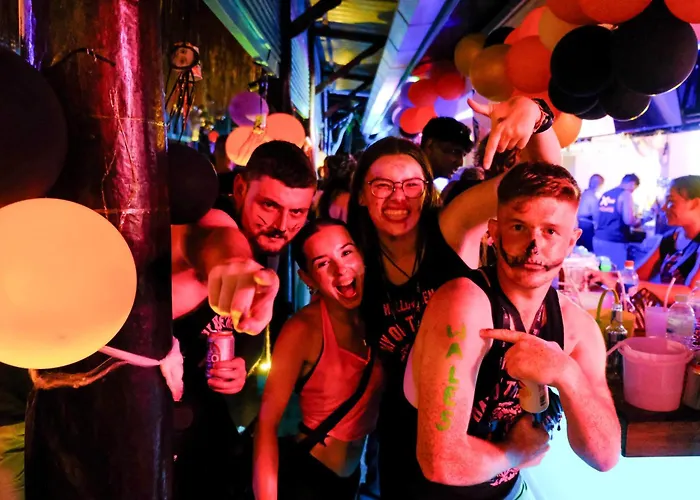 Albergue Nomads Party 18-35 Years Old Only Banguecoque