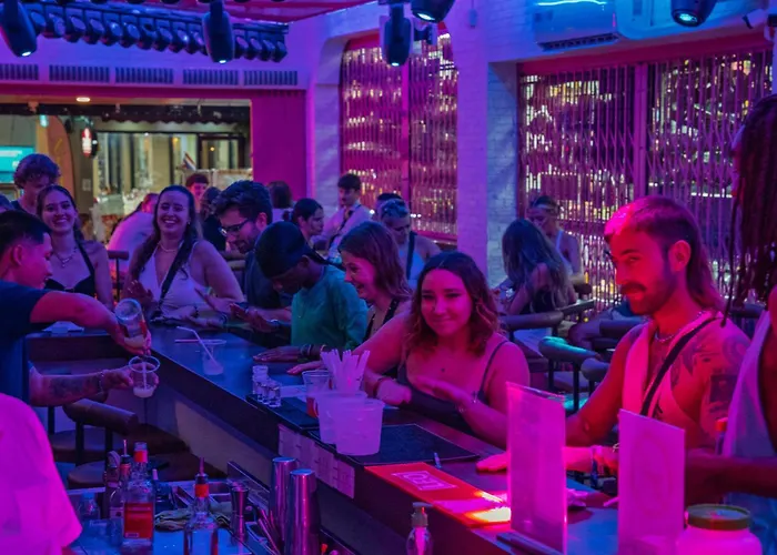 Albergue Nomads Party 18-35 Years Old Only Banguecoque