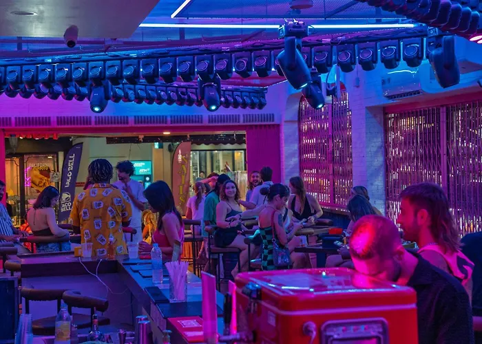 Albergue Nomads Party 18-35 Years Old Only *